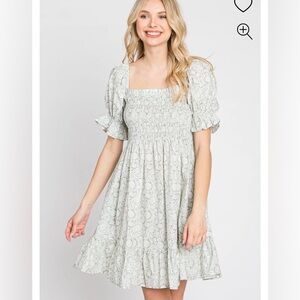 Ces Femme Light Green Floral Dress - M
